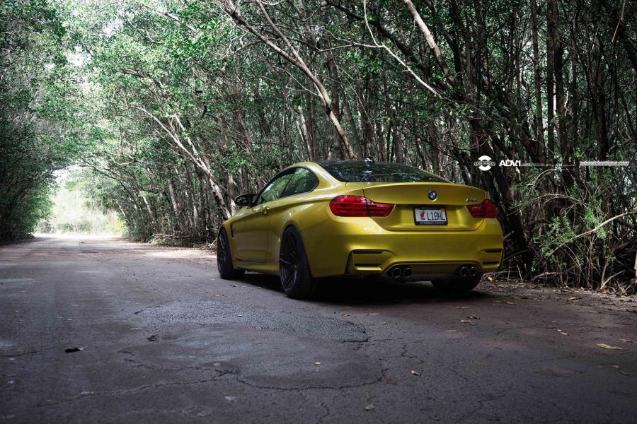  BMW M4 Coupe on ADV.1 Wheels (ADV05SMV2CS) 2015 года  (фото 2 из 6)